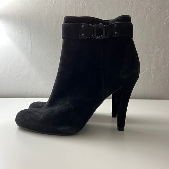 Enzo Angiolini Eavaried Sued Booties with Chain Size 7.5M Minimalist Date Night - Picture 4 of 13